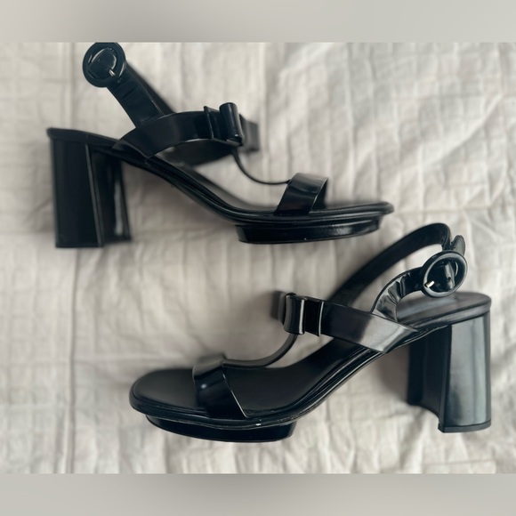 PRADA Black Patent Leather T-Strap Sandals with Bow Detail Block Heel Size 40 - Picture 7 of 15